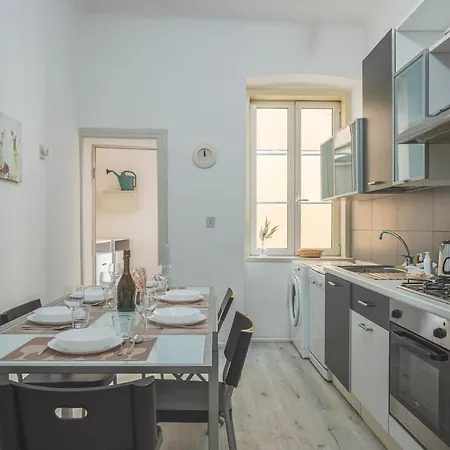 Daire Piazza Goldoni Toro Elegant Freewifi Trieste