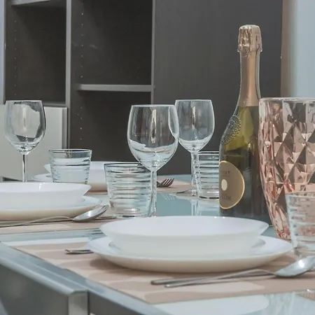 Piazza Goldoni Toro Elegant Freewifi Apartment Trieste